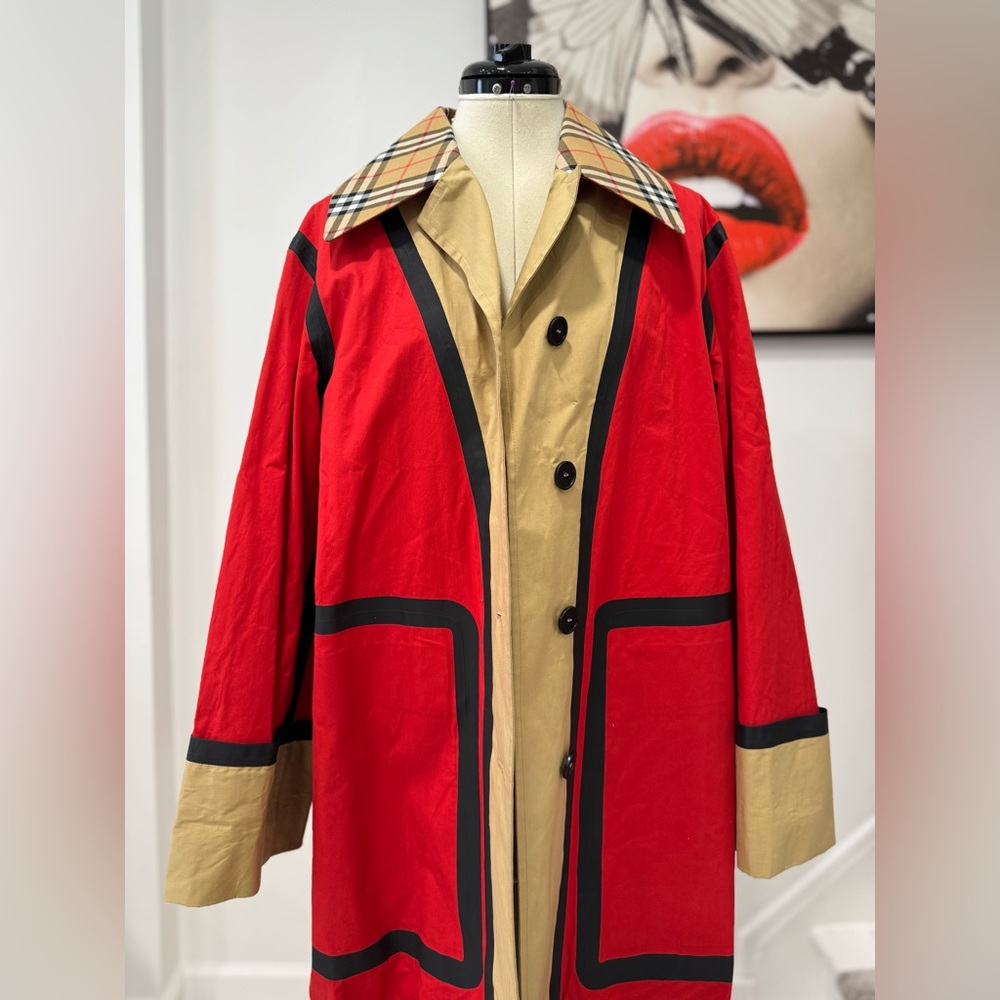 BURBERRY Bonded Cotton Oversized Seam-sealed Car Coat In Red/beige - Picture 7 of 16